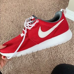 Nike Red Youth Roshes
